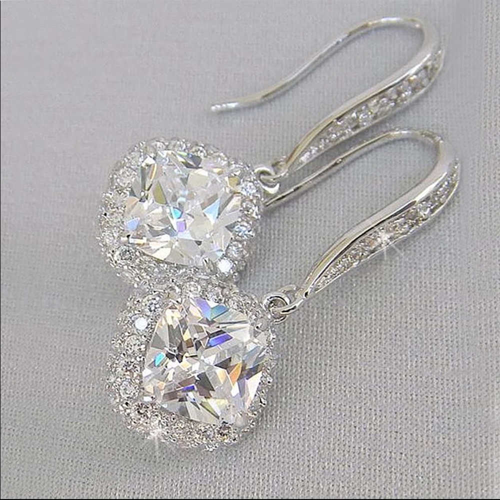 New Women’s 925 Silver Diamond Earrings - Picture 3 of 6
